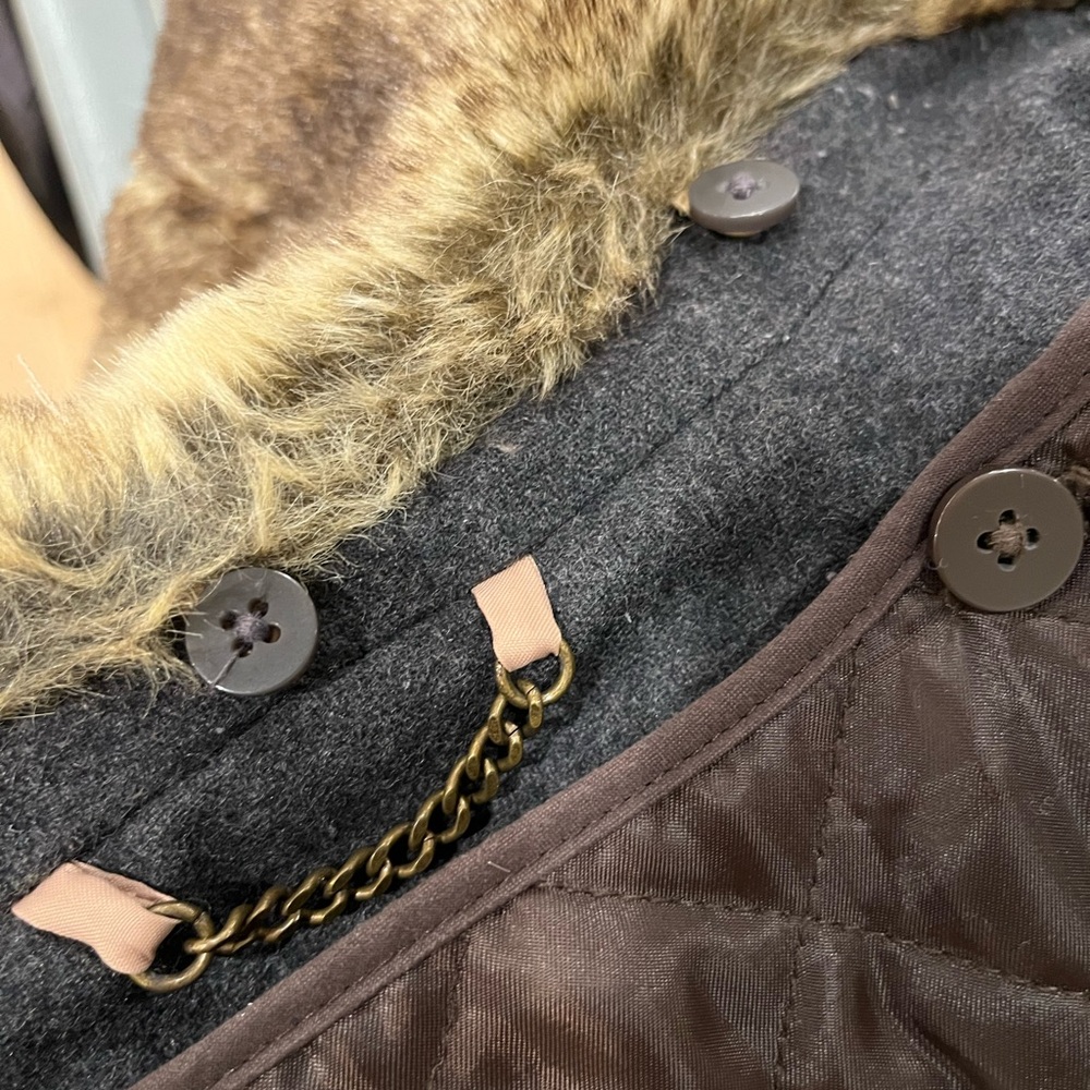 Vintage London Fog Tan Trench Coat with Removable Faux Fur Collar - Picture 6 of 8